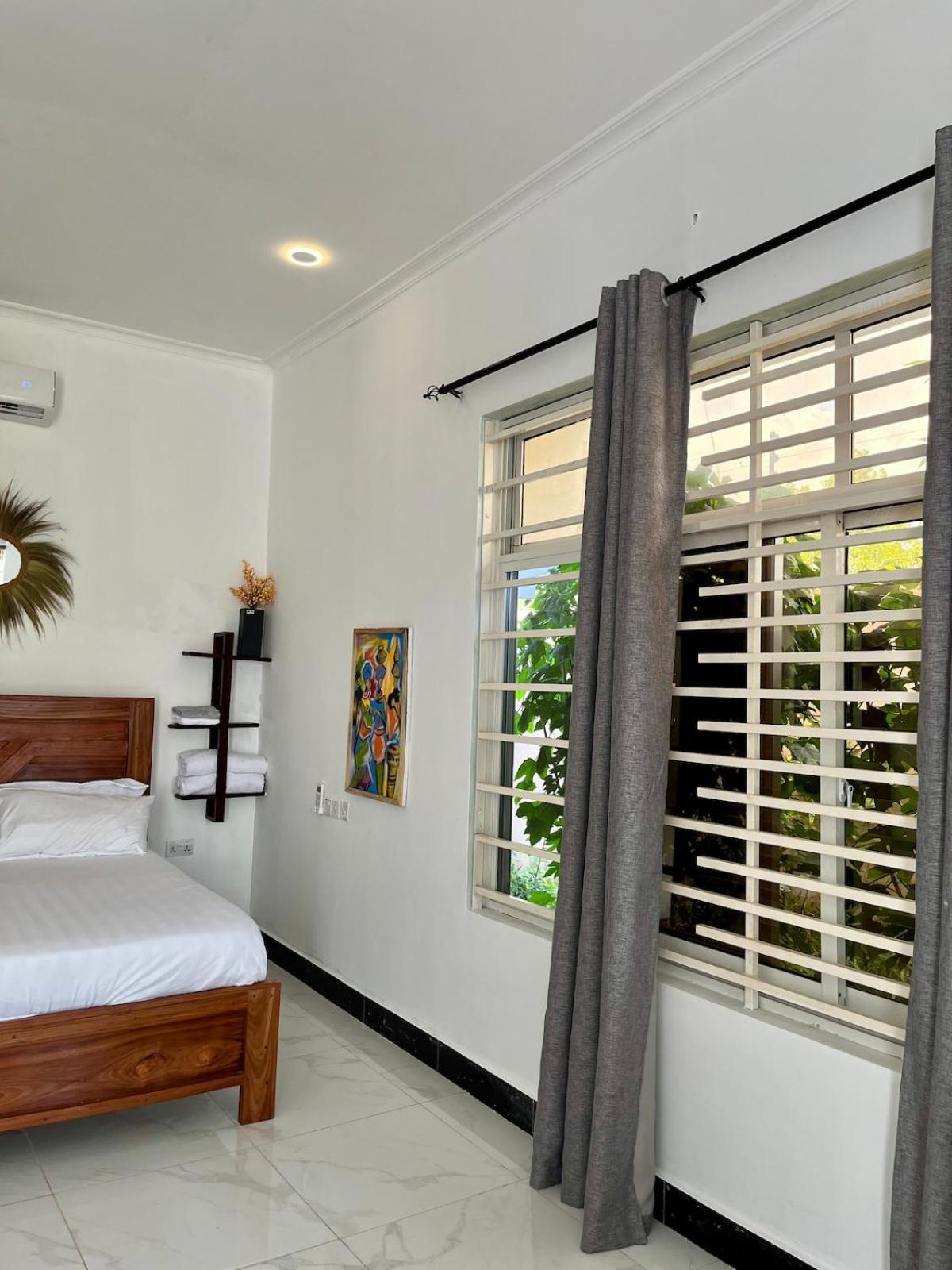 Spacious In Apartment